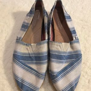 Like New - Toms Slip on Shoes